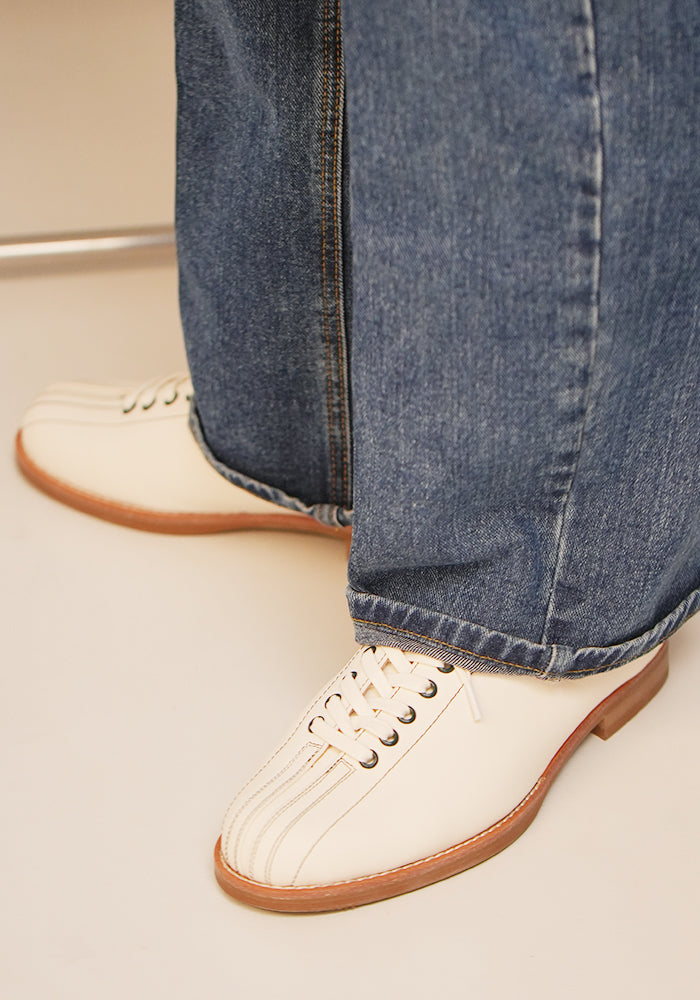 Vintage bowling shoes