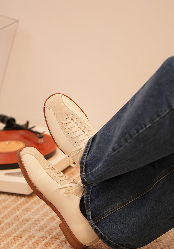 Vintage bowling shoes