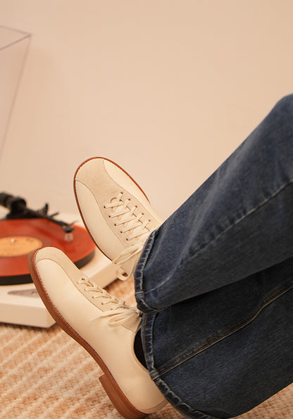 Vintage bowling shoes