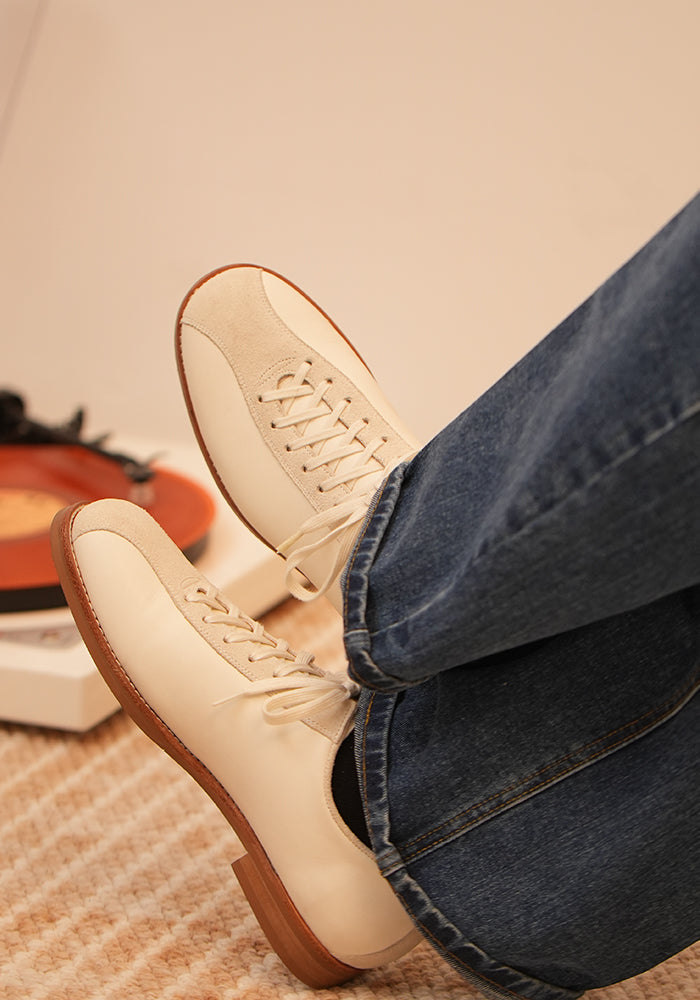 Vintage bowling shoes